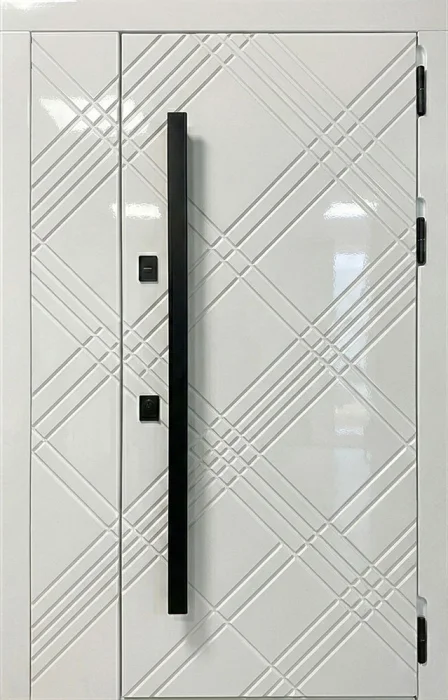 Стальная дверь белая глянец с диагональным рельефом и рейлингом №95