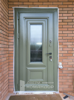 Входная дверь терморазрыв металл / пвх, со стеклопакетом, с магнитными уплотнителями, окраской металла в два цвета, порогом из нержавейки, на заказ
